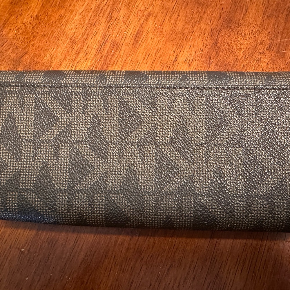 Michael Kors Brown Wallet with Signature Monogram and Silver Hardware - Picture 5 of 9